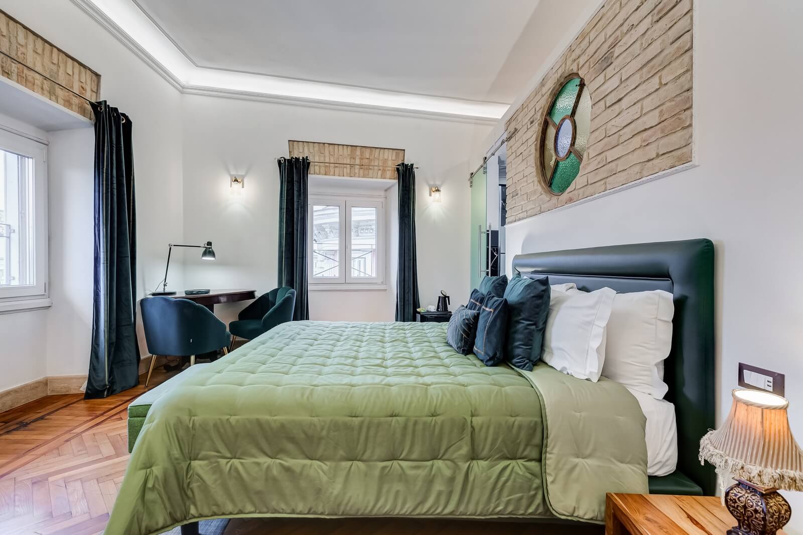 navona-queen-rome-rooftop-roma-centro-corso-vittorio-emanuele-palazzo-bassi-idromassaggio-panorama-view-vista-gianicolo-citta-eterna-campo-de-fiori-superior-double-room-33