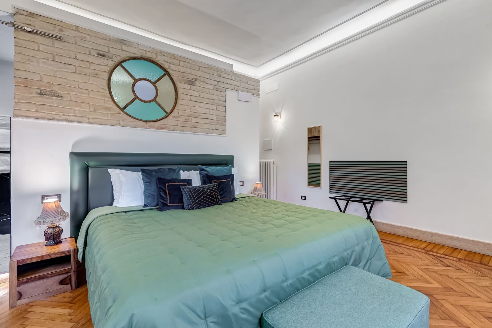 navona-queen-rome-rooftop-roma-centro-corso-vittorio-emanuele-palazzo-bassi-idromassaggio-panorama-view-vista-gianicolo-citta-eterna-campo-de-fiori-superior-double-room-36