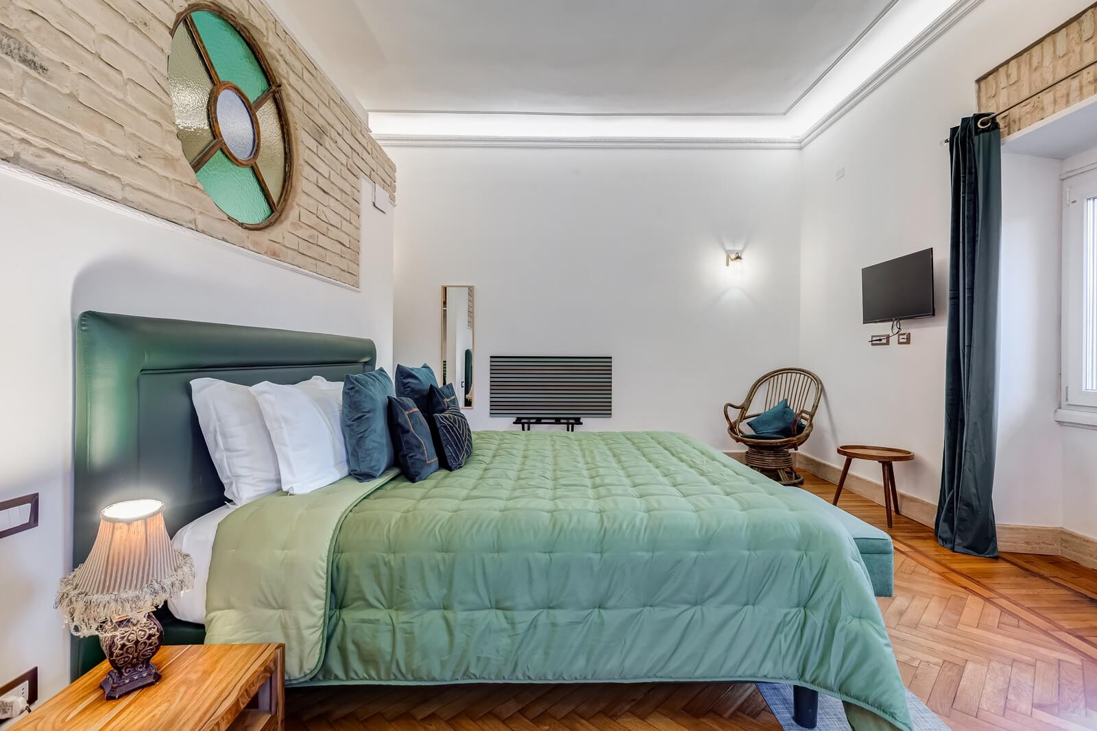 navona-queen-rome-rooftop-roma-centro-corso-vittorio-emanuele-palazzo-bassi-idromassaggio-panorama-view-vista-gianicolo-citta-eterna-campo-de-fiori-superior-double-room-37