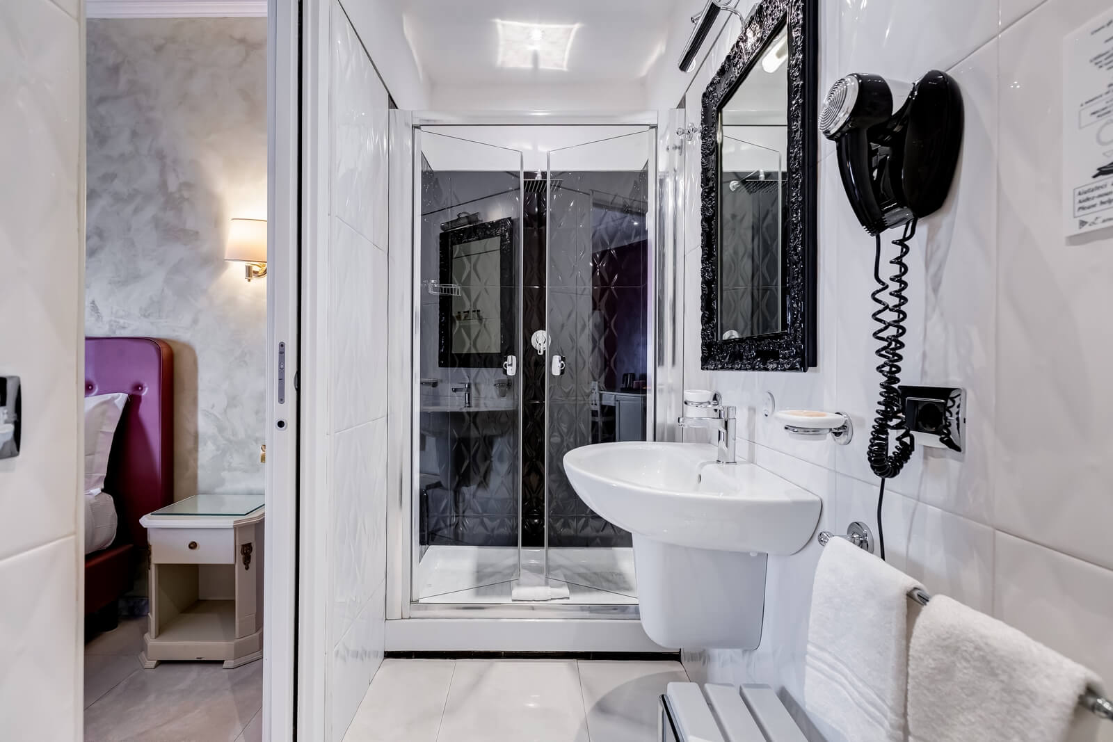 navona-queen-rome-rooftop-roma-centro-corso-vittorio-emanuele-palazzo-bassi-idromassaggio-panorama-view-vista-gianicolo-citta-eterna-campo-de-fiori-superior-double-room-48