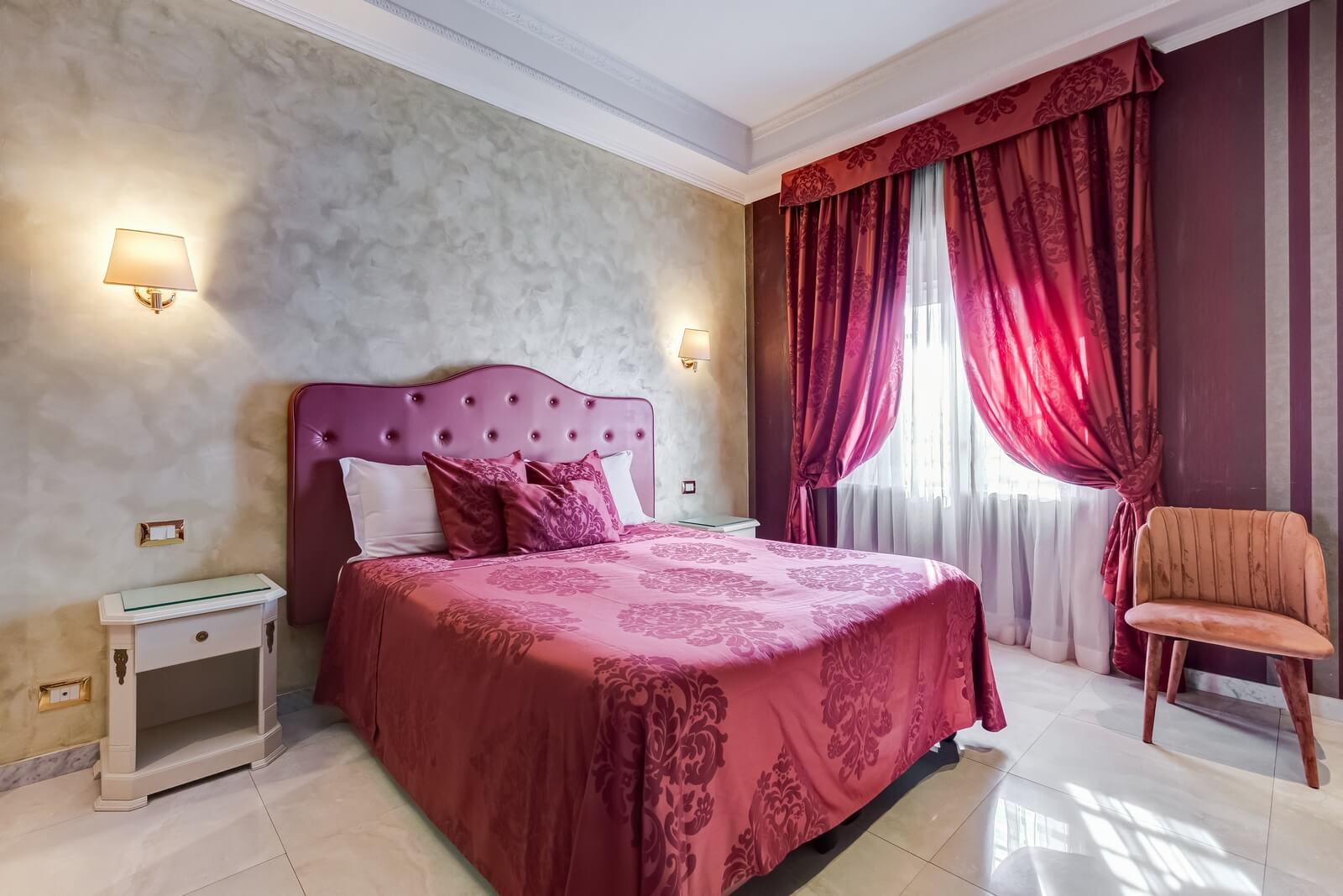 navona-queen-rome-rooftop-roma-centro-corso-vittorio-emanuele-palazzo-bassi-idromassaggio-panorama-view-vista-gianicolo-citta-eterna-campo-de-fiori-superior-double-room-55