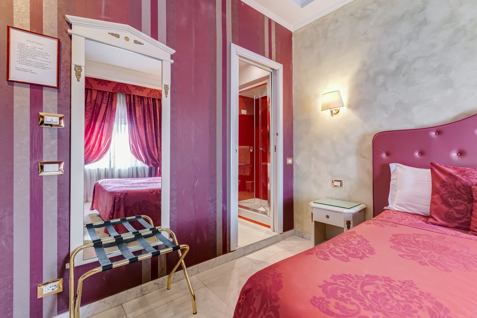 navona-queen-rome-rooftop-roma-centro-corso-vittorio-emanuele-palazzo-bassi-idromassaggio-panorama-view-vista-gianicolo-citta-eterna-campo-de-fiori-superior-double-room-56