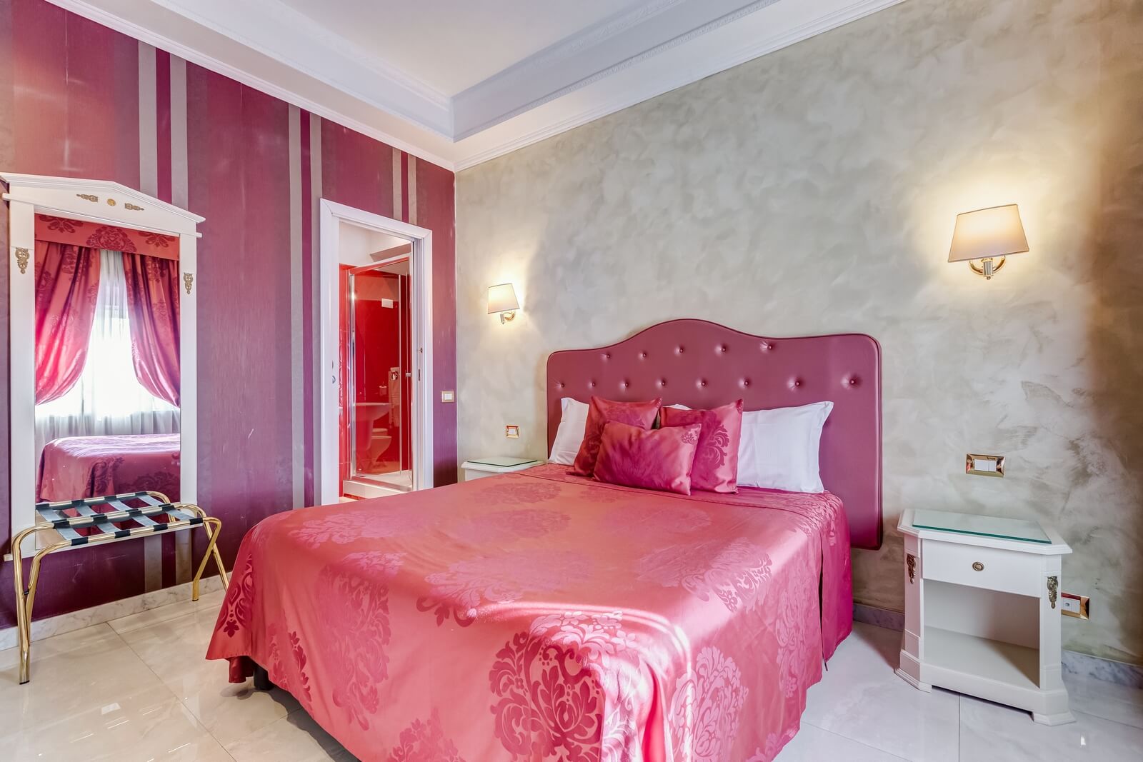 navona-queen-rome-rooftop-roma-centro-corso-vittorio-emanuele-palazzo-bassi-idromassaggio-panorama-view-vista-gianicolo-citta-eterna-campo-de-fiori-superior-double-room-57