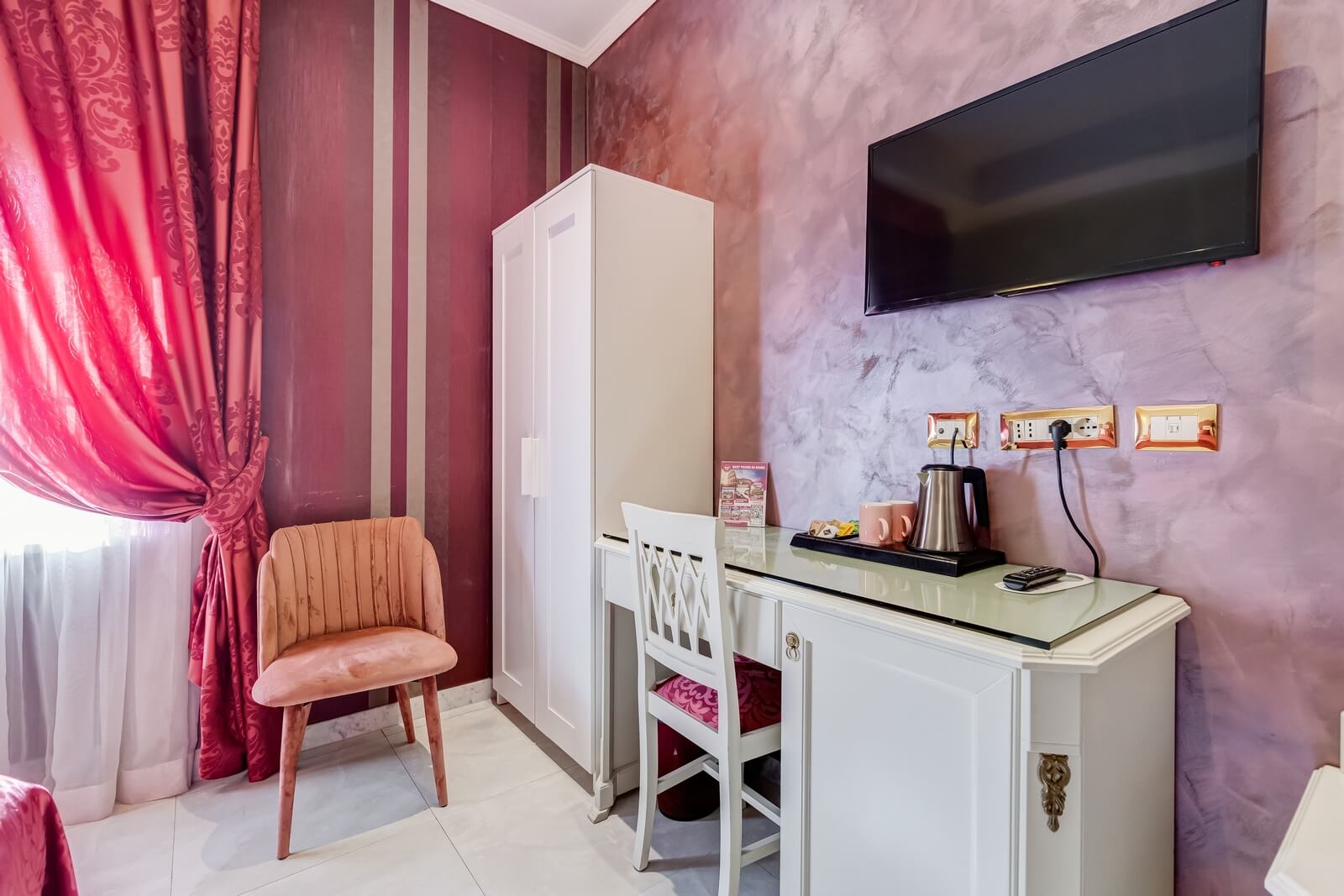 navona-queen-rome-rooftop-roma-centro-corso-vittorio-emanuele-palazzo-bassi-idromassaggio-panorama-view-vista-gianicolo-citta-eterna-campo-de-fiori-superior-double-room-61