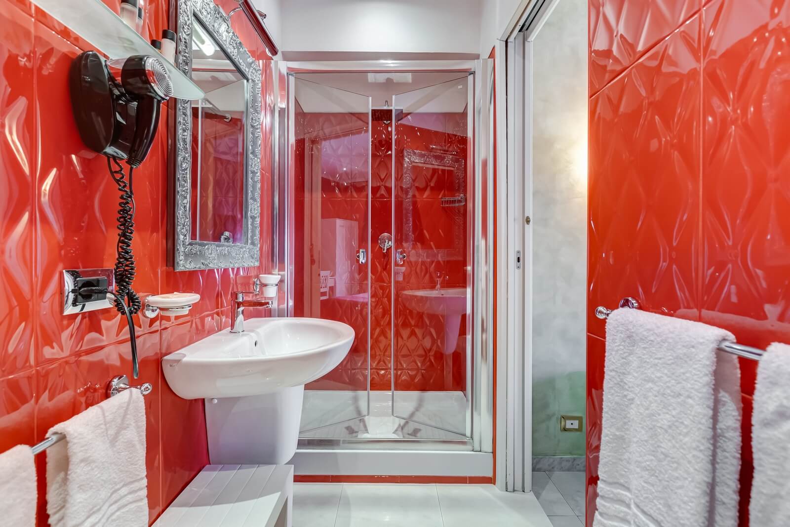 navona-queen-rome-rooftop-roma-centro-corso-vittorio-emanuele-palazzo-bassi-idromassaggio-panorama-view-vista-gianicolo-citta-eterna-campo-de-fiori-superior-double-room-63