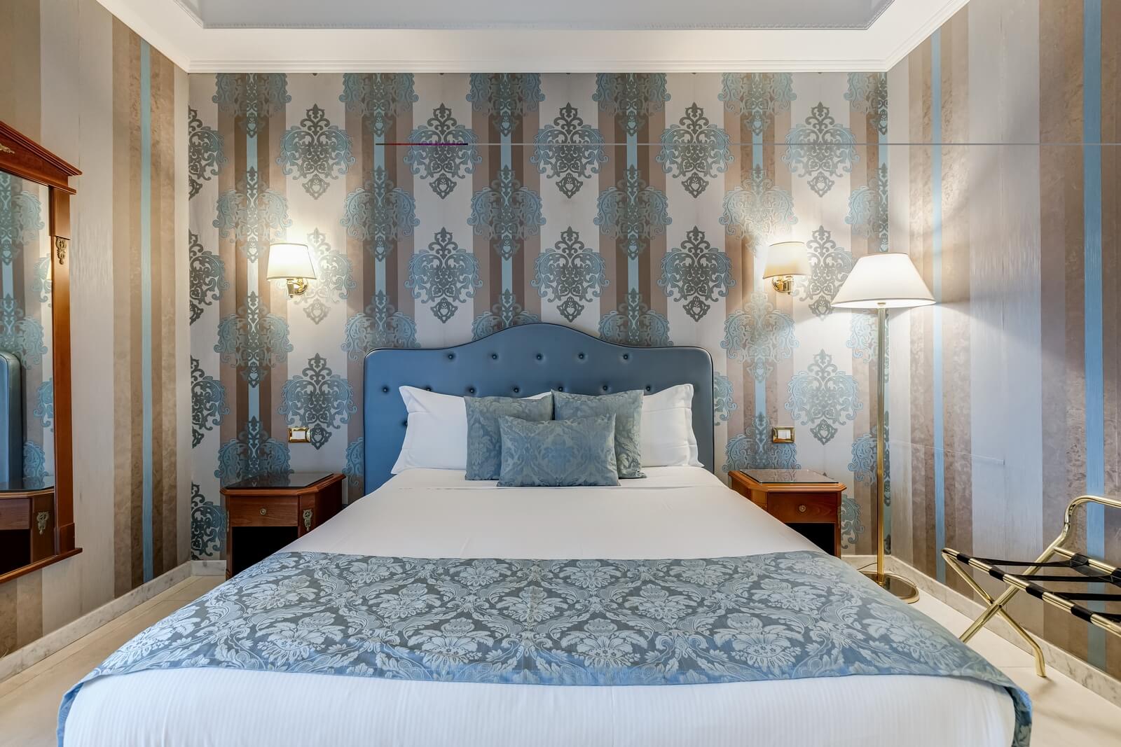 navona-queen-rome-rooftop-roma-centro-corso-vittorio-emanuele-palazzo-bassi-idromassaggio-panorama-view-vista-gianicolo-citta-eterna-campo-de-fiori-superior-double-room-71