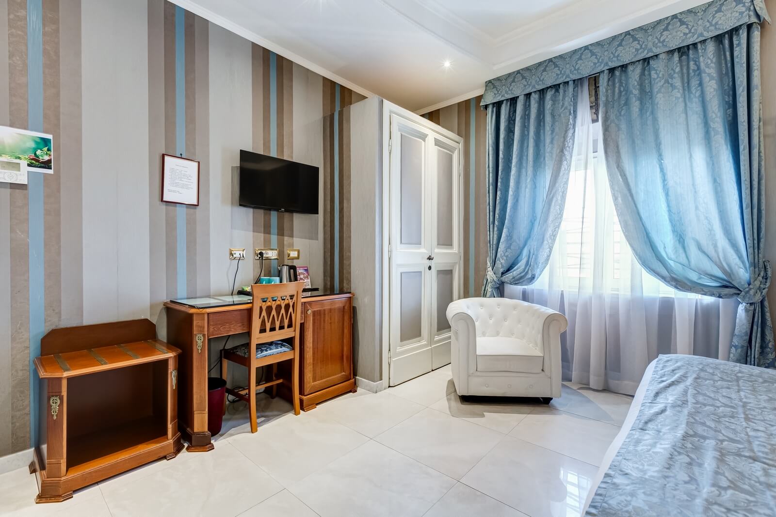 navona-queen-rome-rooftop-roma-centro-corso-vittorio-emanuele-palazzo-bassi-idromassaggio-panorama-view-vista-gianicolo-citta-eterna-campo-de-fiori-superior-double-room-77