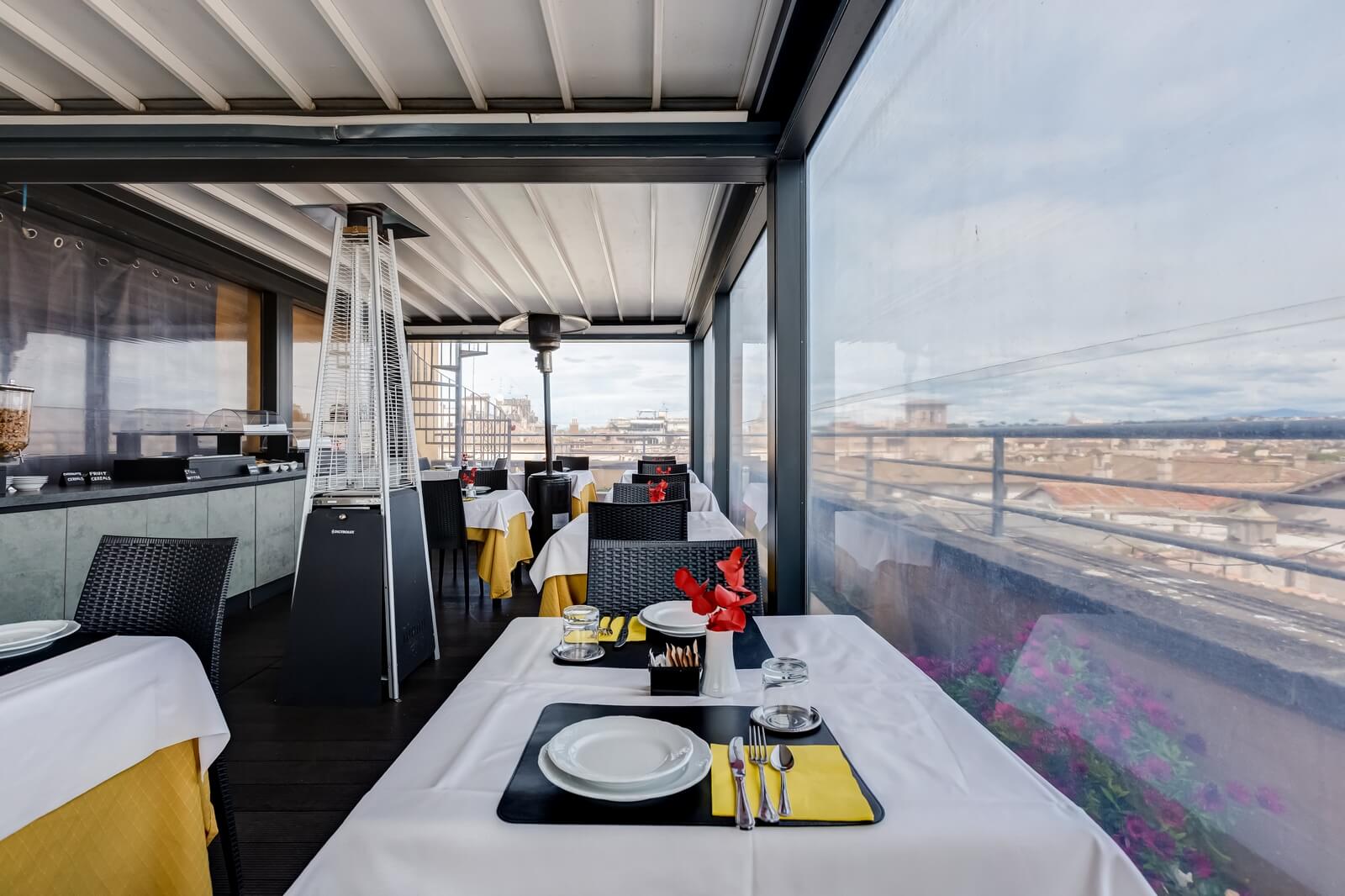 navona-queen-rome-rooftop-roma-centro-corso-vittorio-emanuele-palazzo-bassi-idromassaggio-terrace-pool-panorama-view-vista-gianicolo-citta-eterna-roma-51