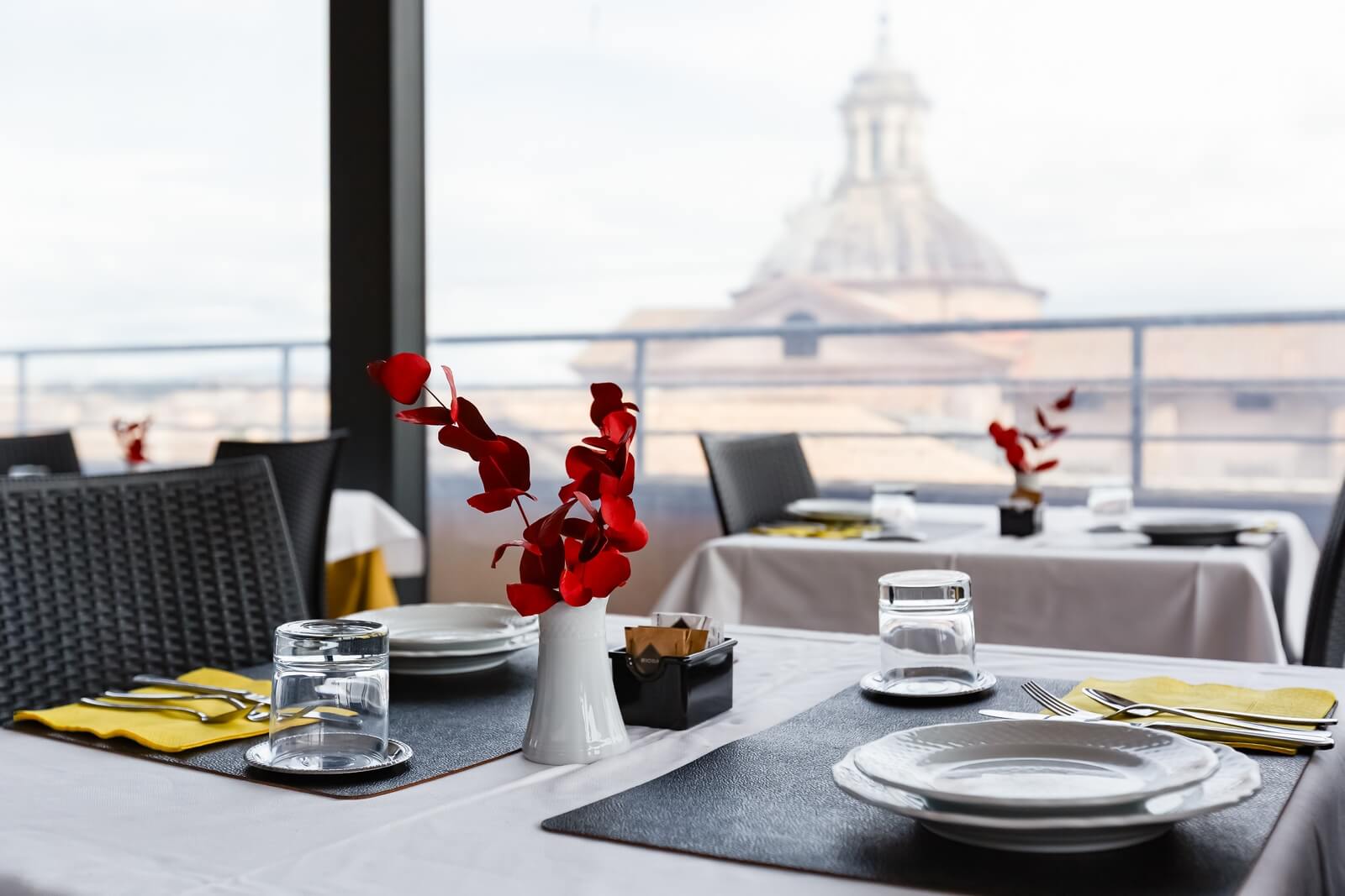 navona-queen-rome-rooftop-roma-centro-corso-vittorio-emanuele-palazzo-bassi-idromassaggio-terrace-pool-panorama-view-vista-gianicolo-citta-eterna-roma-54